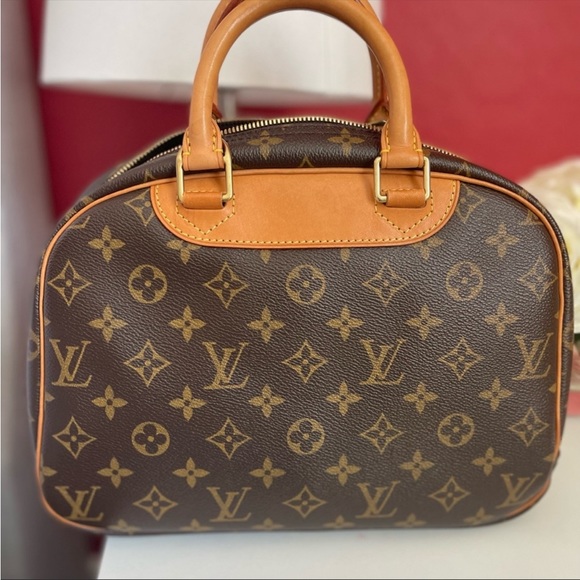 LV Trouville Handbag - Picture 3 of 12